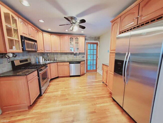 Building Photo - 3 br, 2 bath House - 35 Knollwood Ave