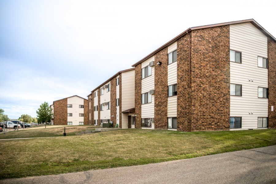 2910 17th Ave W Unit A102, Williston, ND 58801 Apartment for Rent in