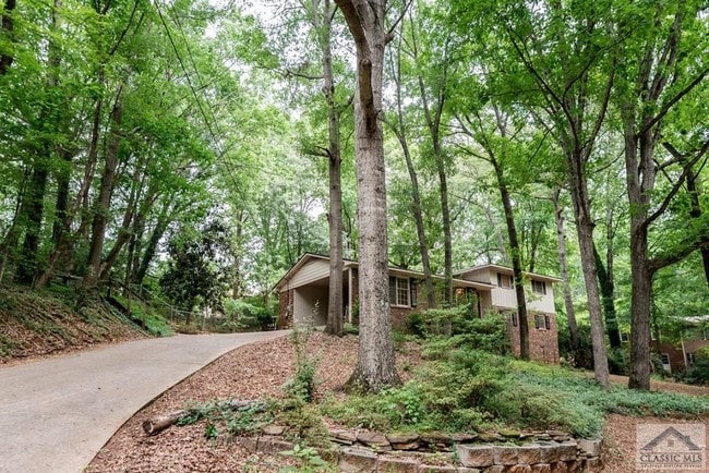 Building Photo - 555 Caldwell Cir
