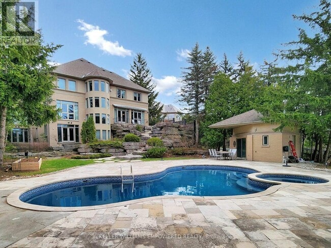 Building Photo - 90 Humberview Dr
