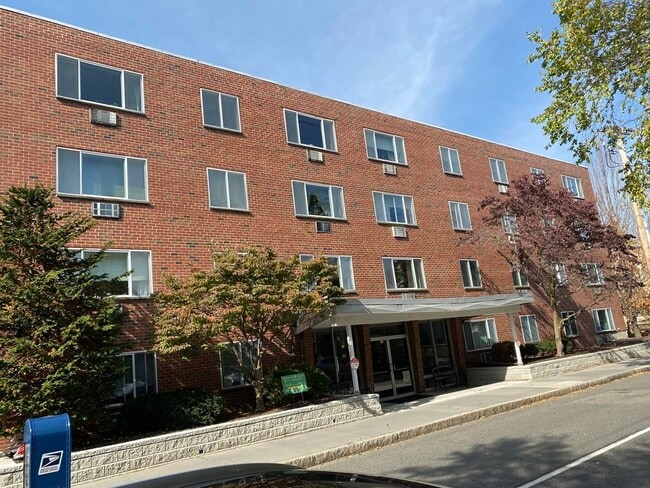 Building Photo - 50 Green St