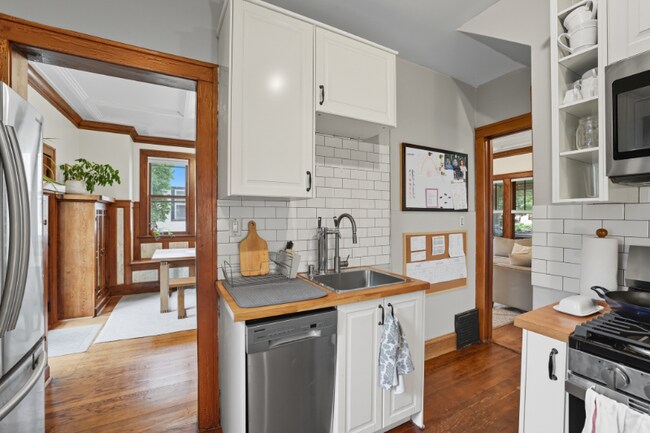 Foto del edificio - 1679 Hubbard Ave