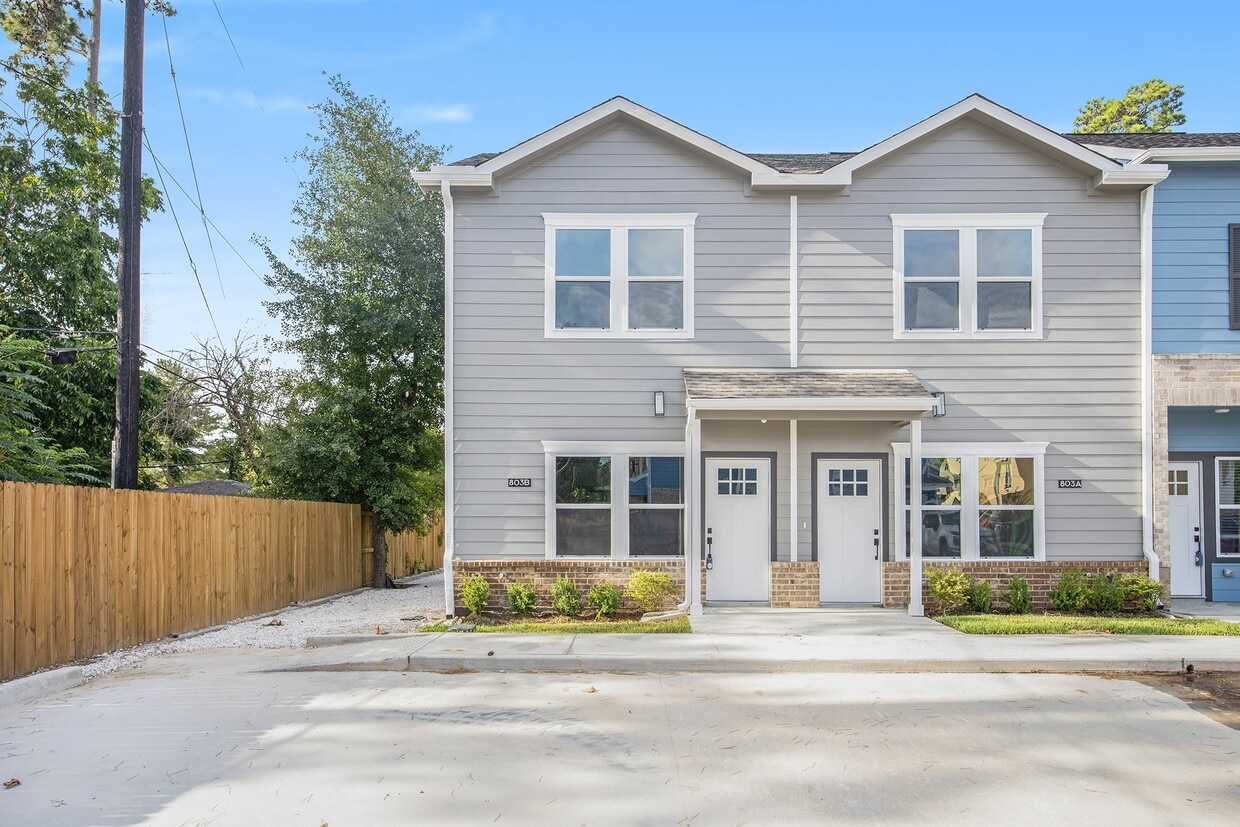 Primary Photo - 5262 Ella Blvd