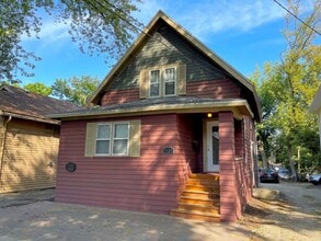 Building Photo - 1120 Milton St