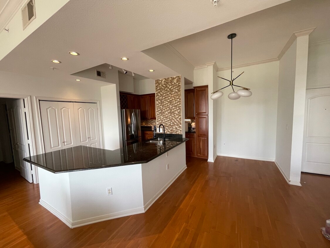 Photo - 3225 Turtle Creek Blvd Blvd (Dallas, TX)