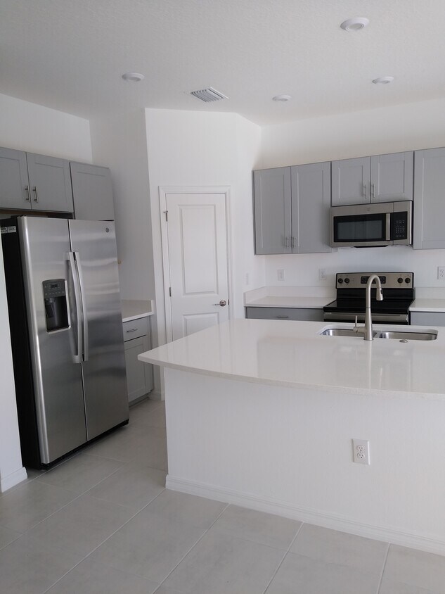 5749 Haven Ter, Nokomis, FL 34275 Townhome Rentals in Nokomis FL