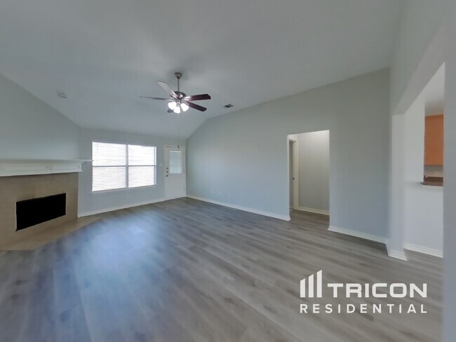 Foto del edificio - 102 Drycreek Dr