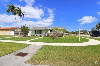 Building Photo - 6203 SW 108th Pl