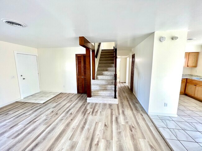 Building Photo - 37643 Cluny Ave