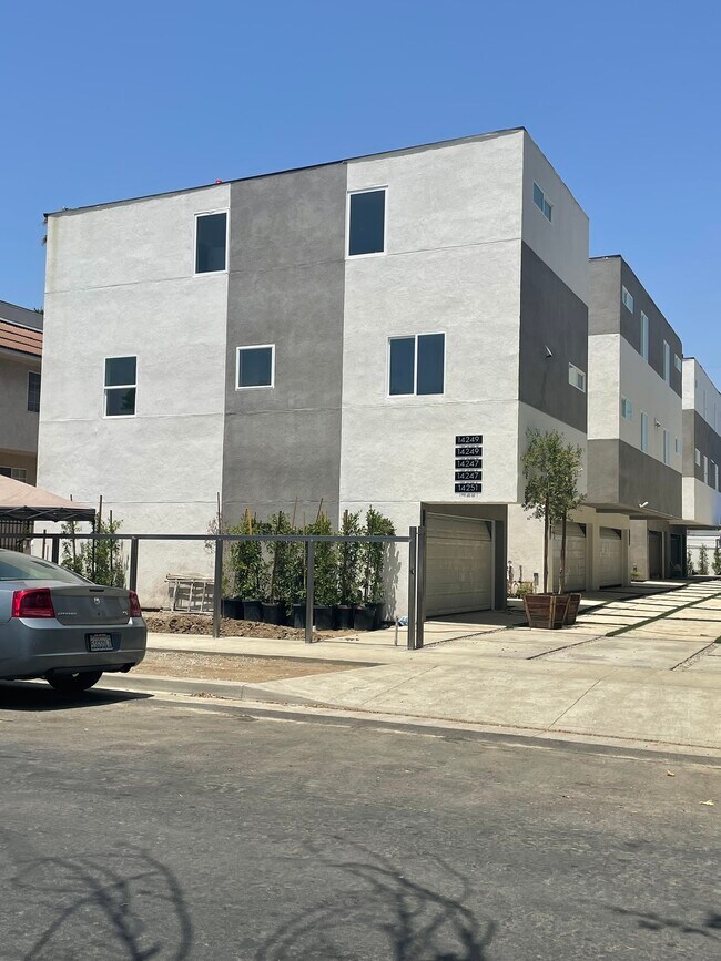 Building Photo - 14241 Gilmore St