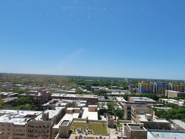 Foto del edificio - 5445 N Sheridan Rd