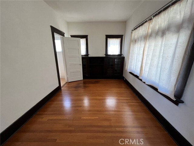 Building Photo - 924 N Stoneman Ave