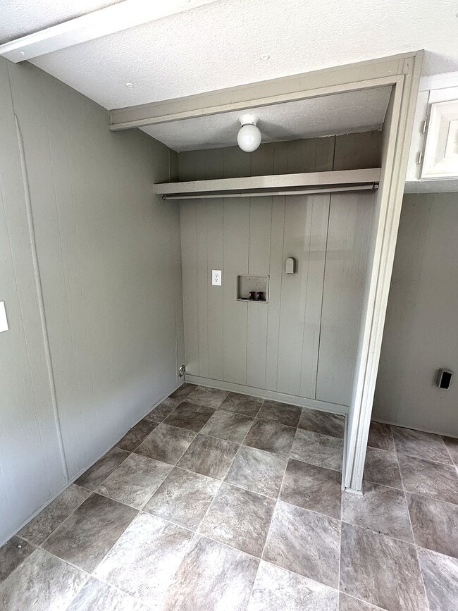 Foto del edificio - 233 Jolly Roger Dr