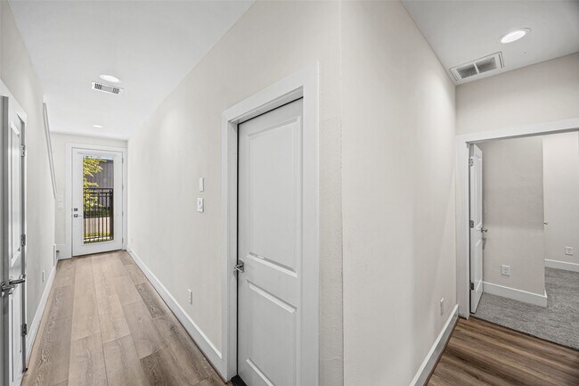 Foto del edificio - 3407 Terry St