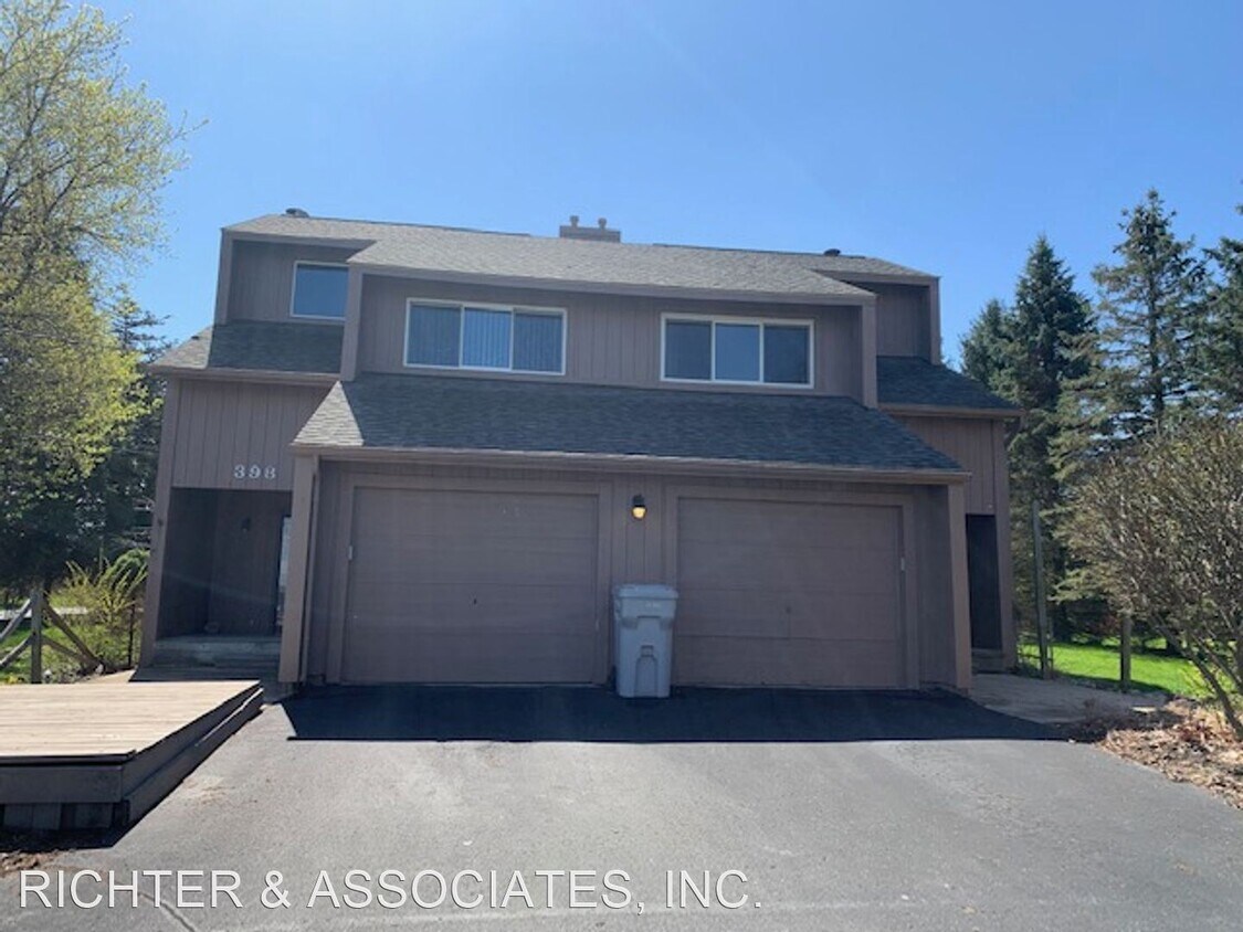 394 E Shore Dr, Whitmore Lake, MI 48189 House Rental in Whitmore Lake