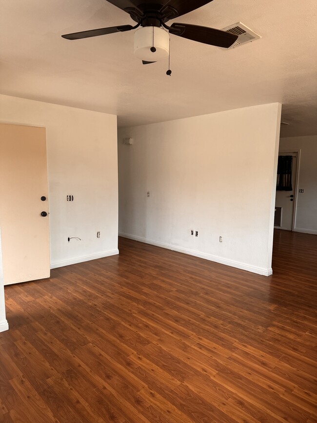 Building Photo - 61538 Valley View Dr