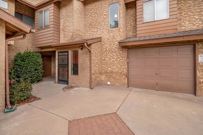 Building Photo - Cozy 2-Bed, 2-Bath Single-Family Home in G...