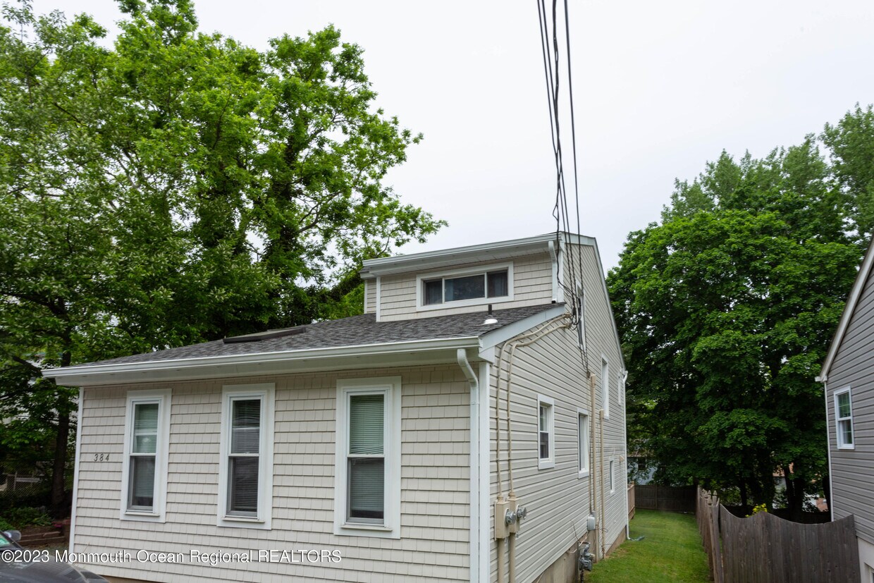 Foto principal - 384 Navesink Ave