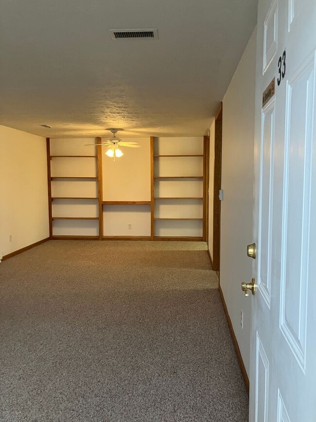 Foto del edificio - 2 Bedroom Unit available at New Bremen Flats!