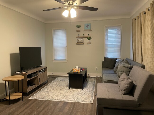 Foto del edificio - 3156 W 137th St