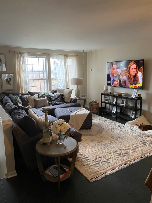 family room - 1036 Reserve Dr