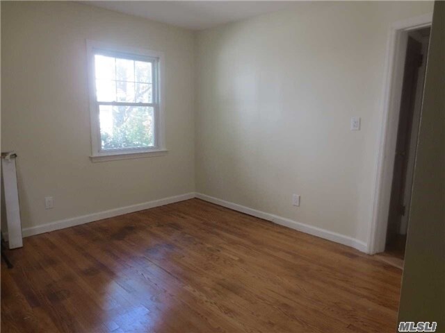 Foto del edificio - 217 E Hawthorne Ave