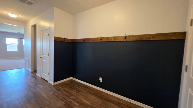 Foto del edificio - 37392 W Capri Ave