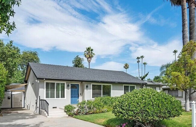 Building Photo - 4841 Tyrone Ave Sherman Oaks, CA 91423