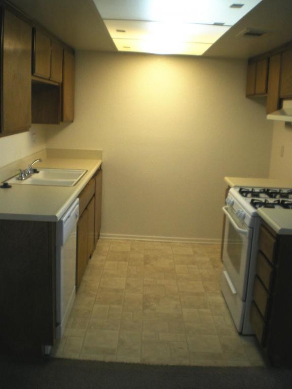 Foto del edificio - 2461 W. Acacia Ave.