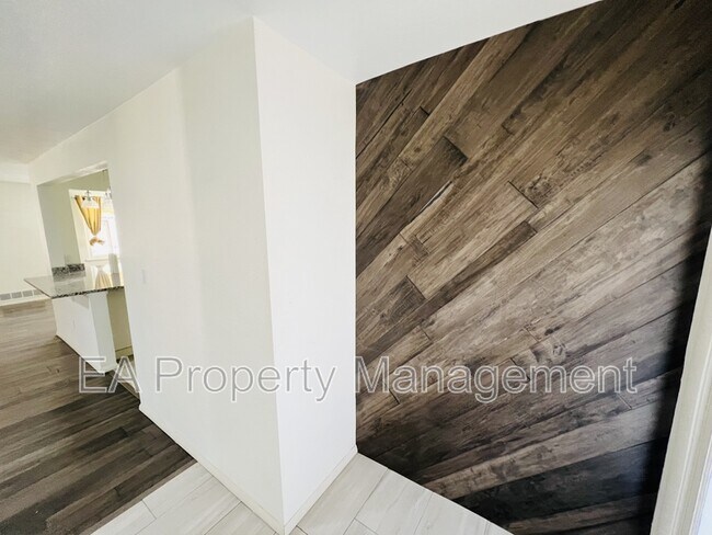 Building Photo - 1208 Alcazar St NE