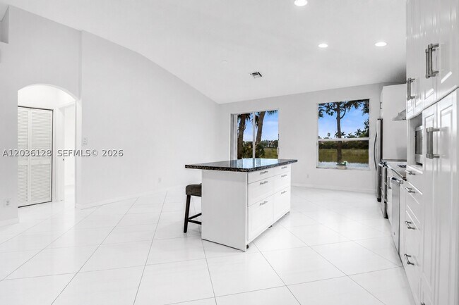 Foto del edificio - 13092 NW 8th St