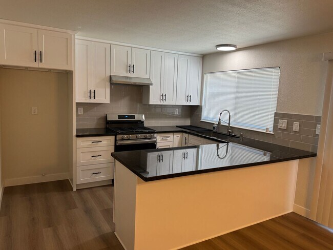 Foto del edificio - Home for Rent in Citrus Heights, CA