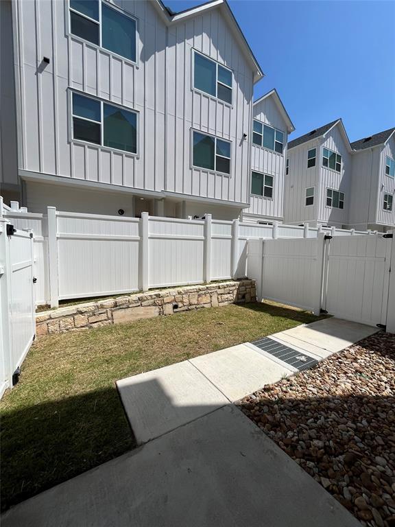 Building Photo - 301 Promenade Ct
