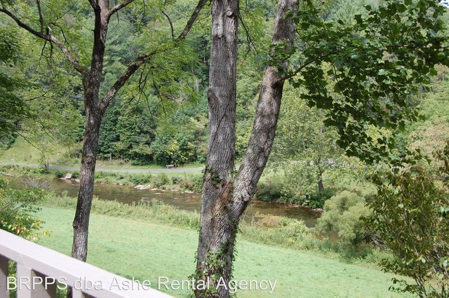 Foto del edificio - 2 br, 3 bath House - 1089 Aubrey Turner Rd