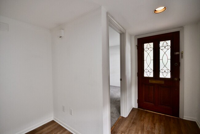 Foto del edificio - 4404 Basswood Ln
