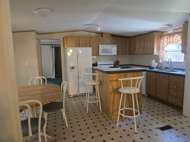 Foto del edificio - Three Bedroom Manufactured Home