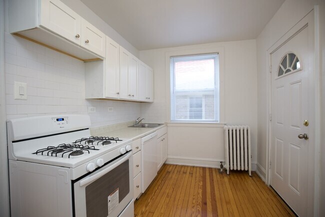 Foto del edificio - 6438 N Sacramento Ave