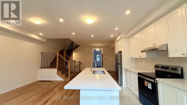 Building Photo - 16 Anna Russell Way
