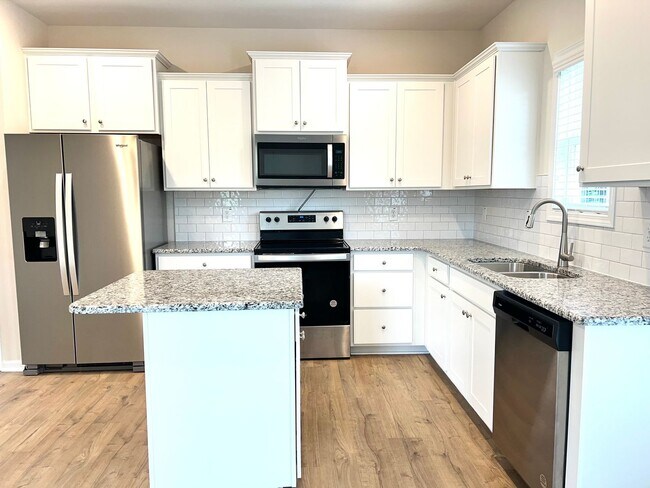 Building Photo - 3-Bedroom Home in Zebulon on a Large Priva...