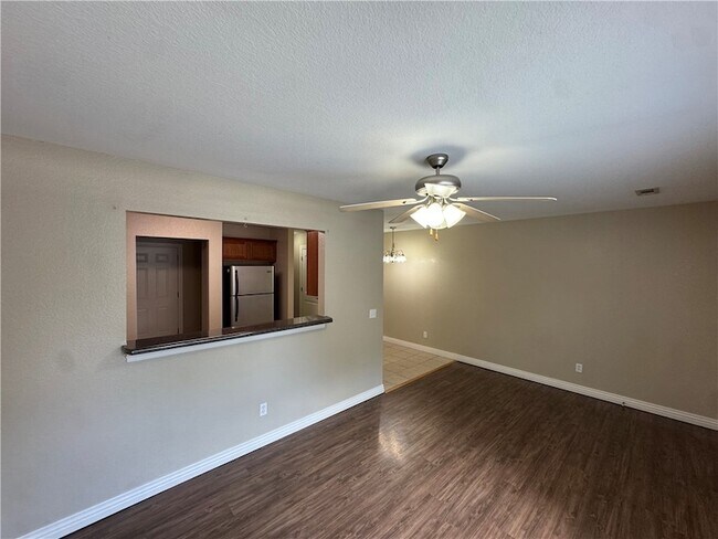 Foto del edificio - 902 S Wood Ave