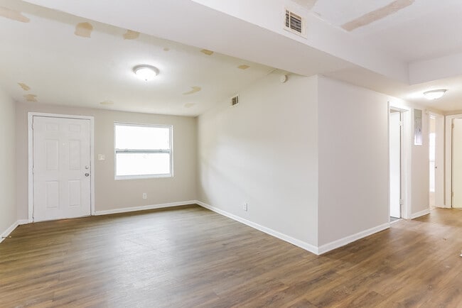 Building Photo - 9711 Waynesboro Ave