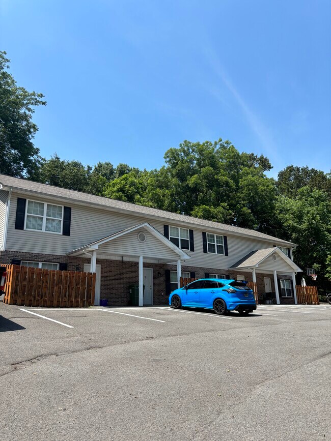 Foto del edificio - 320 Chilhowee School Rd