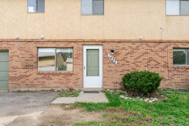 Photo - $1363 | 2BR/1BA Duplex | Cozy Home Near Be...