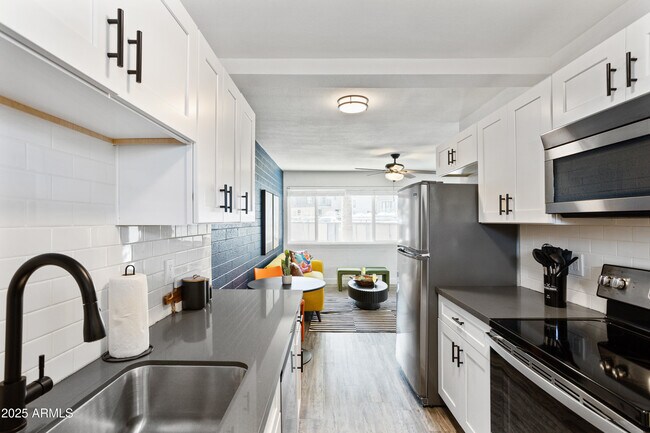 Foto del edificio - 4625 N 73rd St