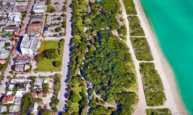 Foto del edificio - 8233 Harding Ave