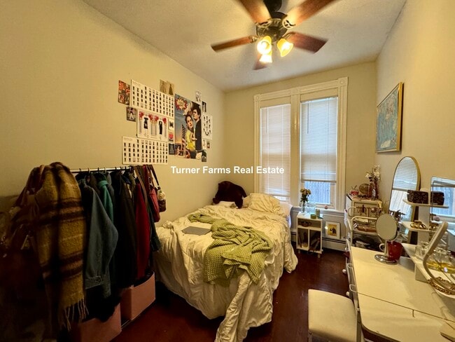 Foto del edificio - 719 Parker St