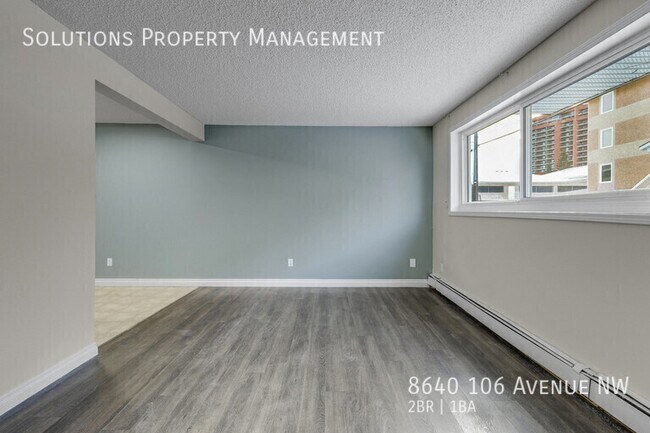 Photo du bâtiment - Beautifully Updated 1 and 2 Bedroom Apartments for Rent