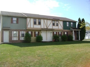 Building Photo - 2752-2758 Scarlet Oak Dr