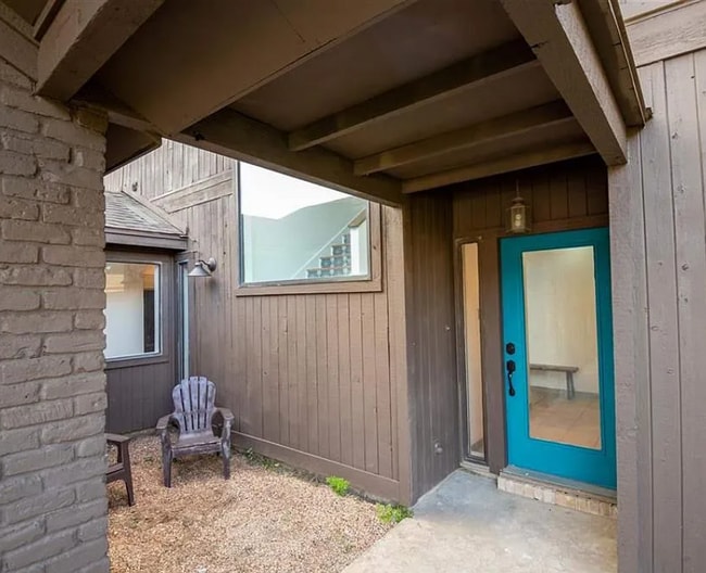 Building Photo - LEXINGTON