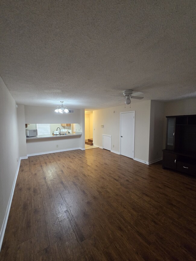 Building Photo - 5202 Sunridge Palms Dr